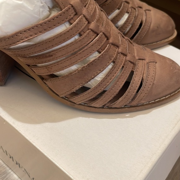 Steve Madden frenchey ankle booties size 7.5 color Stonella - Picture 5 of 7